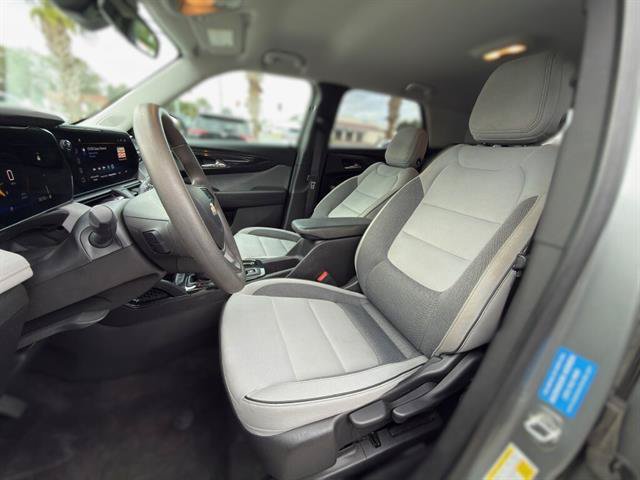 Used 2024 Chevrolet TrailBlazer LS w/ LPO, Blackout Package FWD image 10