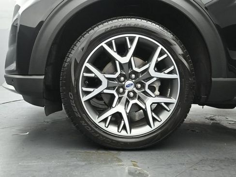 Used 2025 Ford Explorer Platinum w/ Ultimate Package AWD/4WD image 34