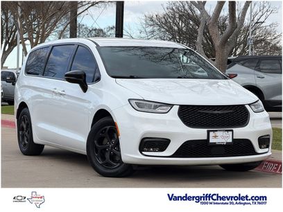 Used 2024 Chrysler Pacifica Limited