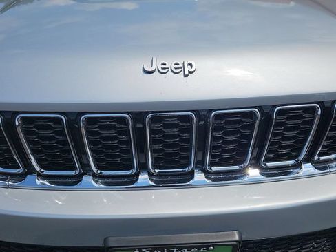 Used 2024 Jeep Grand Cherokee Limited AWD/4WD image 35