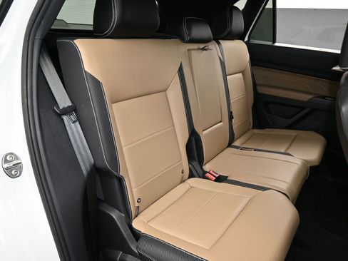 Used 2021 Volkswagen Atlas Cross Sport SE w/ Panoramic Sunroof Package image 43