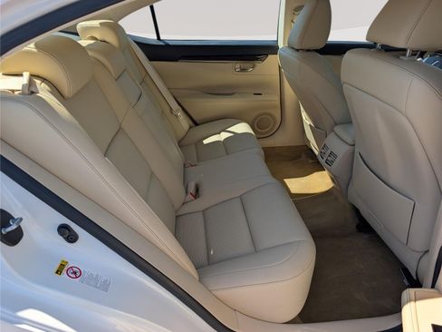 Used 2015 Lexus ES 350 w/ Premium Package FWD image 12