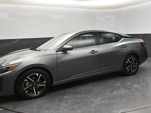 Used 2024 Nissan Sentra SV image 4