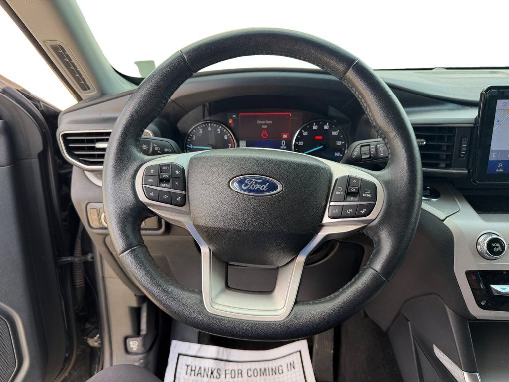 Used 2023 Ford Explorer XLT w/ Equipment Group 202A RWD image 13