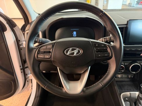 Used 2026 Hyundai Venue SEL FWD image 27