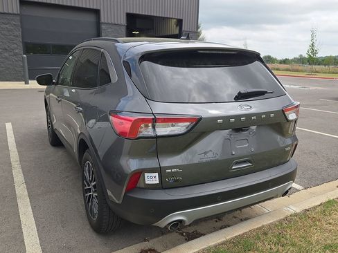 Used 2022 Ford Escape SEL FWD image 2