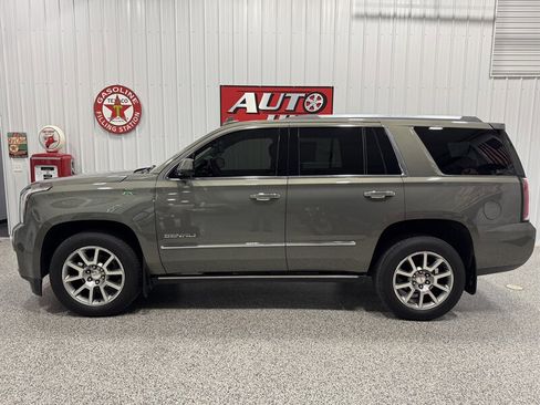Used 2018 GMC Yukon Denali image 2