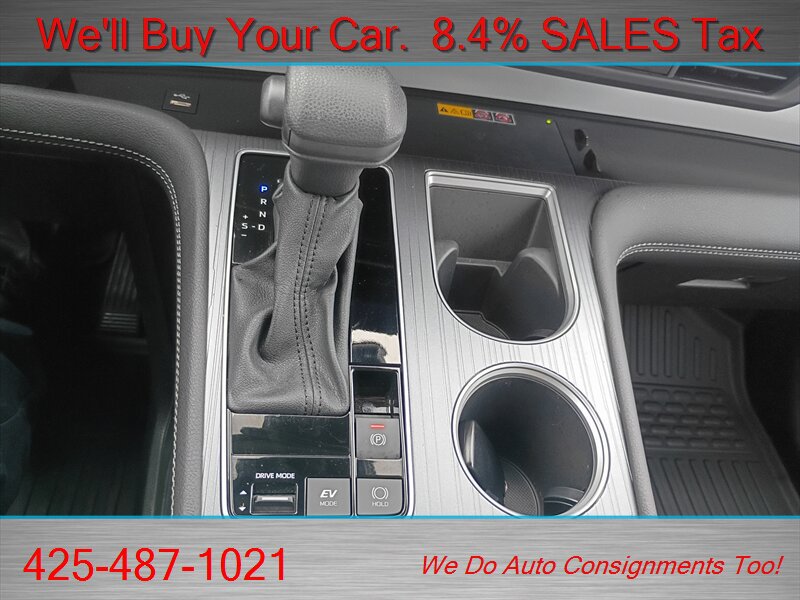 Used 2025 Toyota Sienna LE FWD image 44