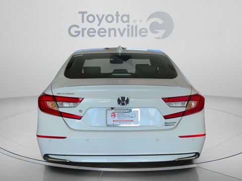 Used 2021 Honda Accord Touring image 5