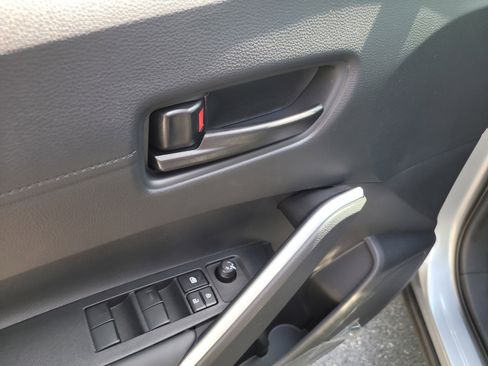 Used 2026 Toyota Corolla Cross LE FWD image 17