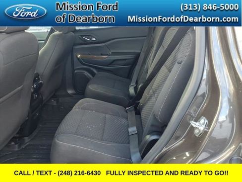 Used 2019 GMC Acadia SLE image 3