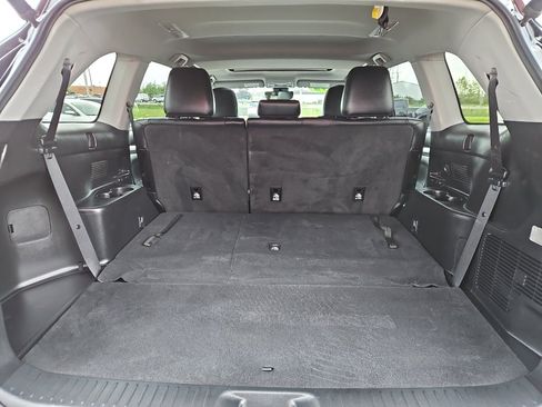 Used 2019 Toyota Highlander XLE AWD/4WD image 16