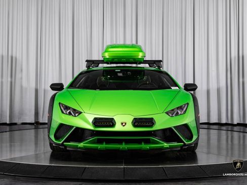 Used 2024 Lamborghini Huracan Sterrato image 5