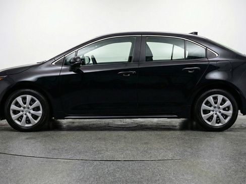 Used 2025 Toyota Corolla LE FWD image 5