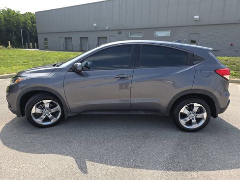 Used 2019 Honda HR-V LX image 6