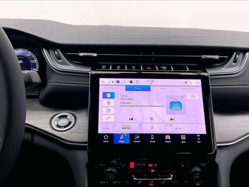 New 2025 Jeep Grand Cherokee Limited image 7