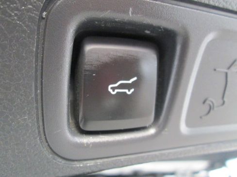 Used 2023 Ford Expedition Max Limited image 13