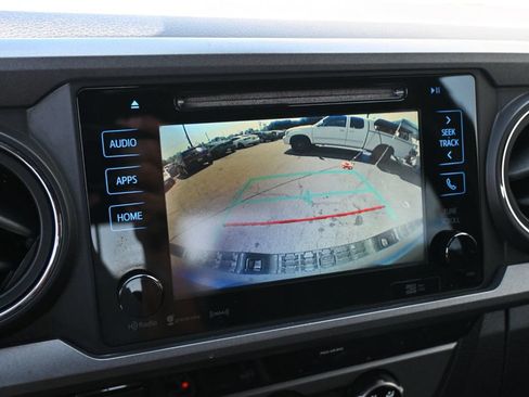 Used 2018 Toyota Tacoma TRD Sport w/ Technology Package RWD image 15