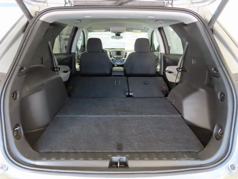 Used 2024 Chevrolet Equinox LT image 34