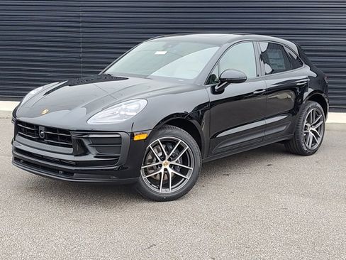 Used 2025 Porsche Macan image 1