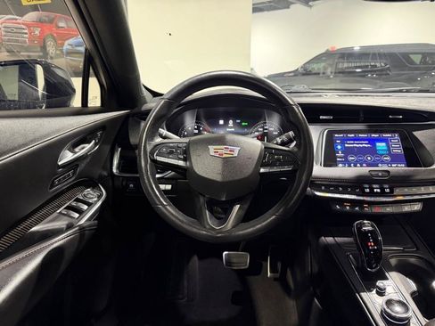 Used 2022 Cadillac XT4 Sport FWD image 24