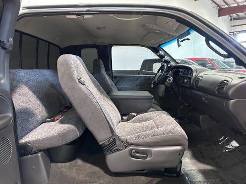 Used 2001 Dodge Ram 2500 Truck SLT image 15