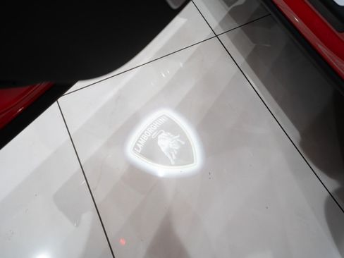 Used 2022 Lamborghini Urus AWD/4WD image 37