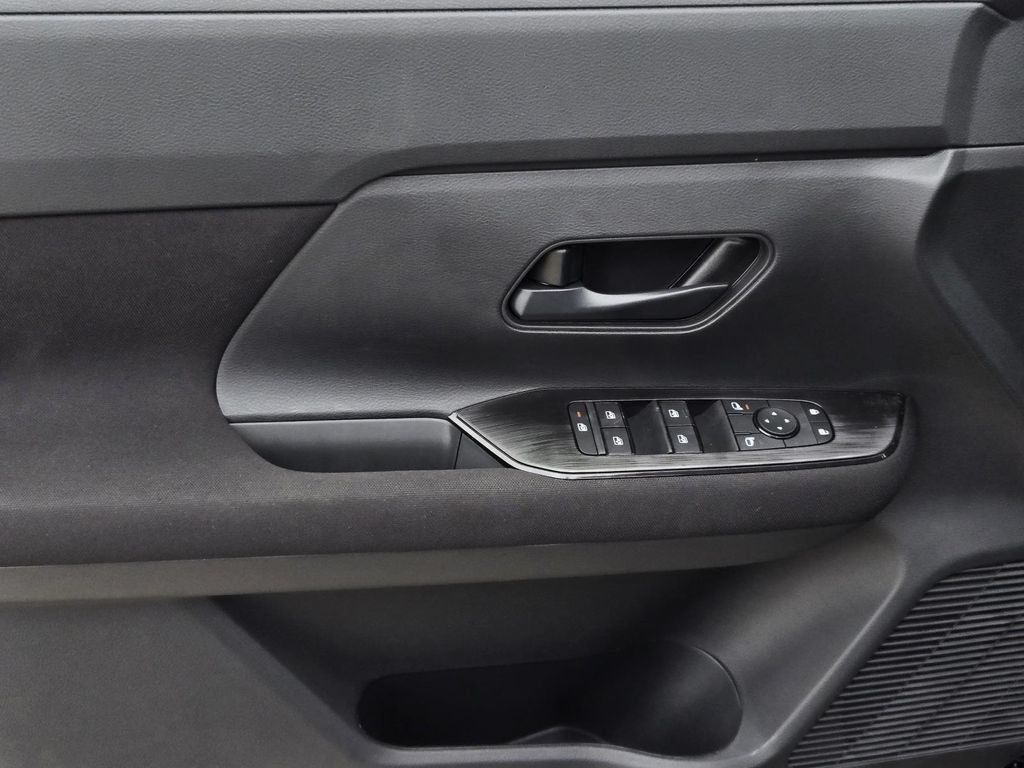 New 2027 Nissan Kicks S FWD image 16