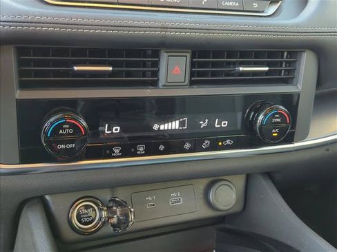 Used 2023 Nissan Rogue SV FWD image 22