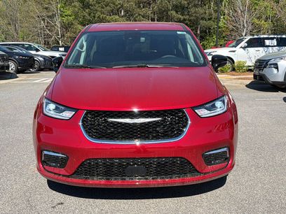 Certified 2024 Chrysler Pacifica Touring-L