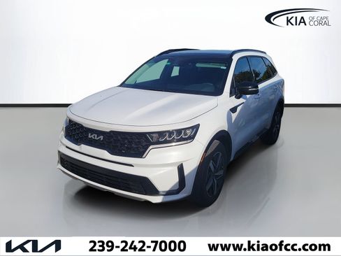 Certified 2023 Kia Sorento S w/ Panoramic Sunroof Package FWD image 3