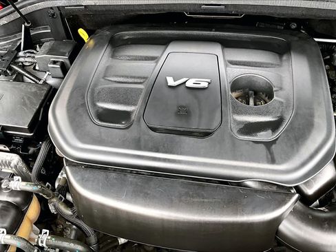 Used 2018 Jeep Grand Cherokee High Altitude RWD image 33