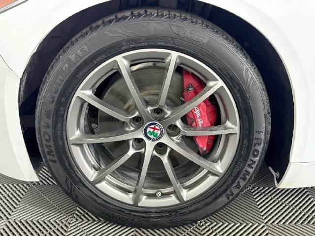 Used 2018 Alfa Romeo Giulia RWD image 35