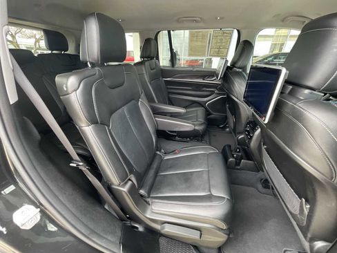 Used 2023 Jeep Grand Cherokee L Limited w/ Luxury Tech Group II image 26