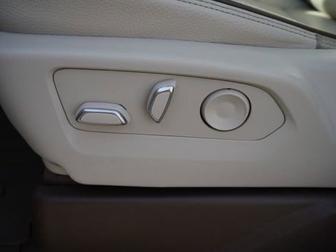 Used 2023 GMC Yukon Denali w/ Advanced Technology Package image 15