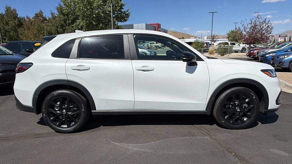 Used 2024 Honda HR-V Sport image 2