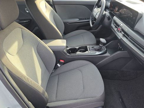 New 2025 Kia K4 LXS image 20