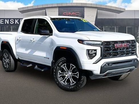 Used 2023 GMC Canyon AT4 w/ Technology Package AWD/4WD image 12