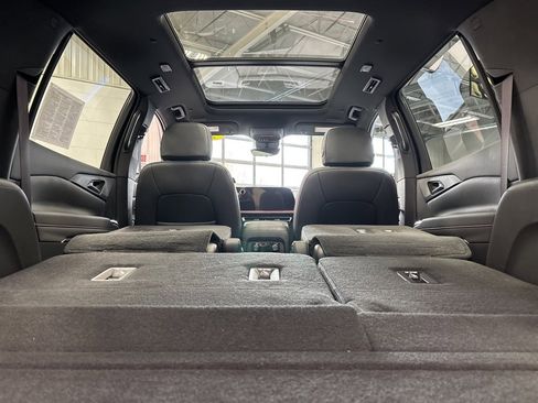 Used 2024 Chevrolet Traverse RS w/ LPO, Floor Liner Package image 43