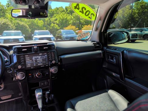 Used 2024 Toyota 4Runner TRD Off-Road Premium w/ Moonroof Package AWD/4WD image 10