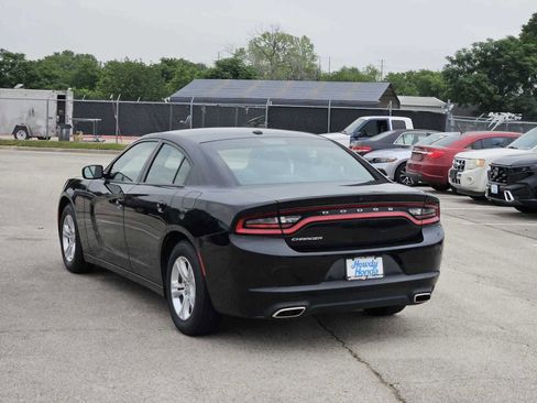 Used 2019 Dodge Charger SXT RWD image 5
