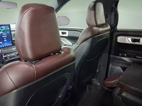 Used 2020 Ford Explorer Platinum w/ Premium Technology Package image 25