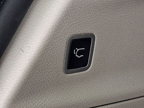 Used 2021 Chrysler Pacifica Limited w/ Premium & Safety Sphere Group image 31