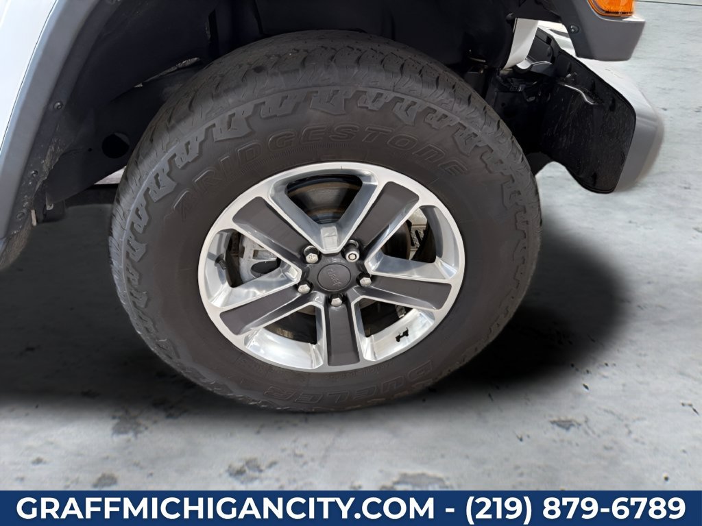 Used 2018 Jeep Wrangler Unlimited Sahara AWD/4WD image 34