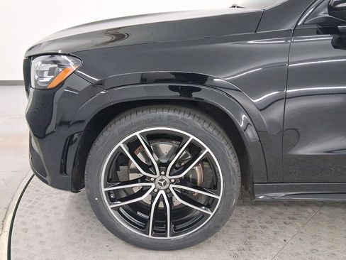 Used 2023 Mercedes-Benz GLS 450 4MATIC image 11
