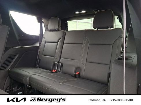 Used 2022 GMC Yukon SLT w/ SLT Luxury Package image 13
