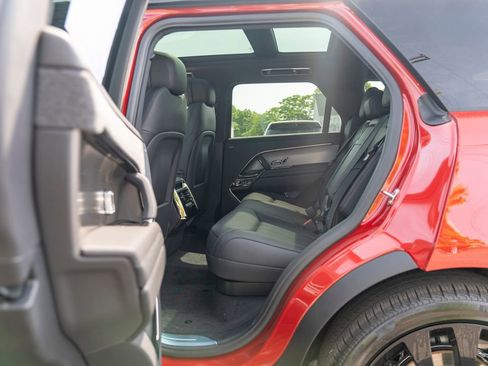 New 2025 Land Rover Range Rover Sport SE image 20