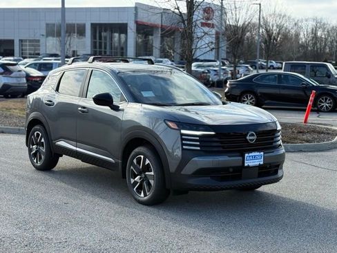 New 2026 Nissan Kicks SV w/ Charging Package image 3