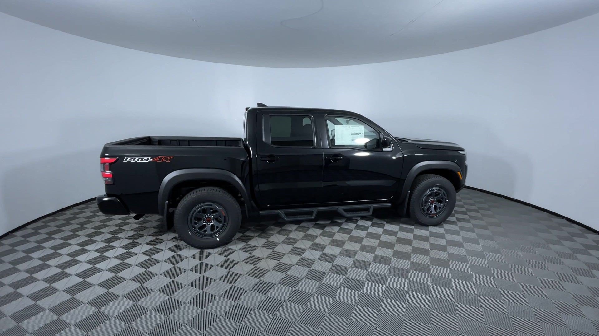 Used 2026 Nissan Frontier PRO-4X w/ Tow Package AWD/4WD image 9