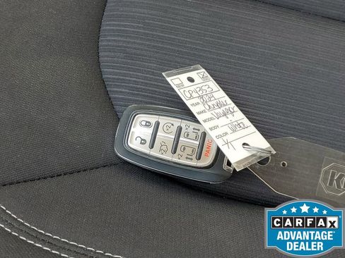 Used 2024 Chrysler Voyager LX image 29